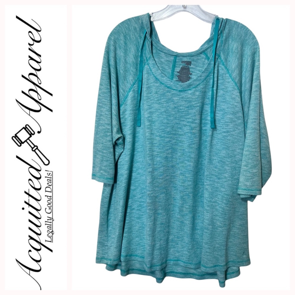 Danskin Now Hooded 1/2 Sleeve Lightweight Pullover Top